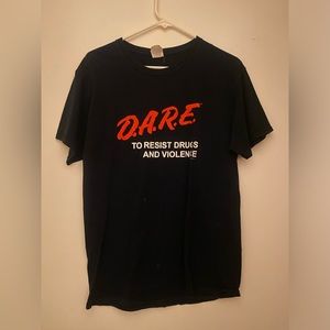 Medium D.a.r.e shirt
